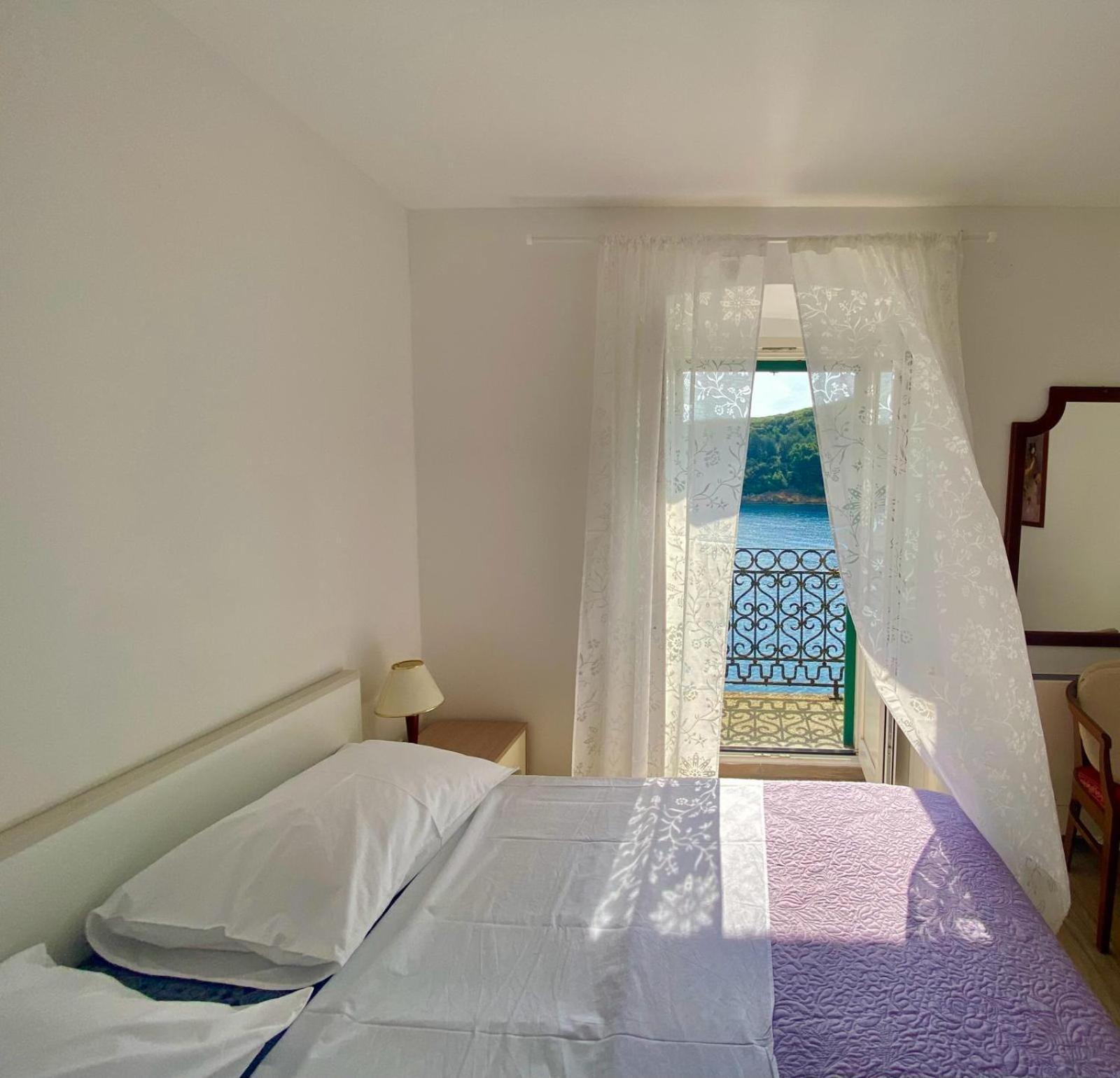 Bed And Breakfast Palac Valun Extérieur photo
